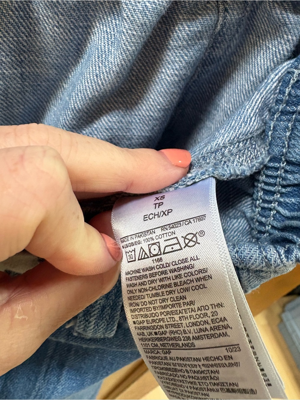 GAP Women’s 100% Cotton Size XS Relaxed Easy Jean Medium Indigo - Picture 9 of 9
